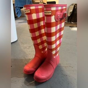 Hunter Women's Pink and Orange Checkered Rain Boots